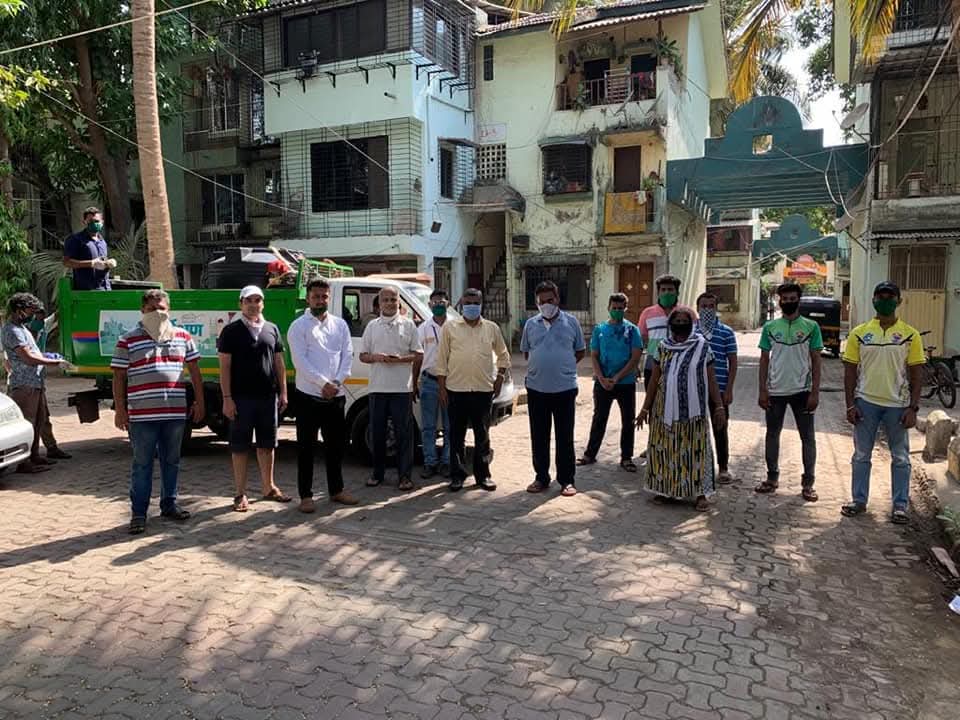 कोरोना विषाणुचा प्रादुर्भाव रोखण्यासाठी मोफत प्रतिबंधात्मक औषध फवारणी केली.